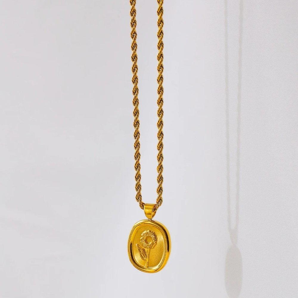 New 18K Gold Plated Oval Sunflower Pendant Necklace